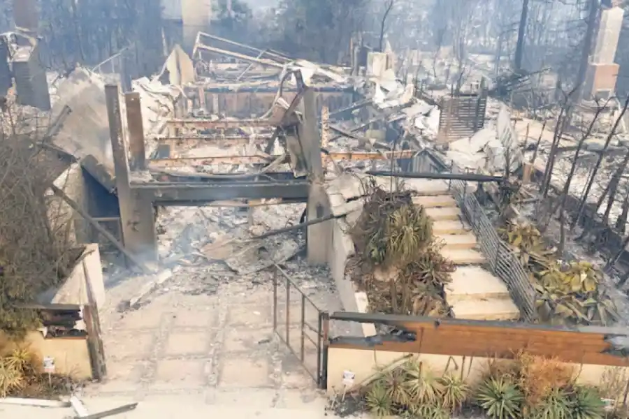 Incendios en California: el impactante antes y después de las casas de los famosos arrasadas por el fuego