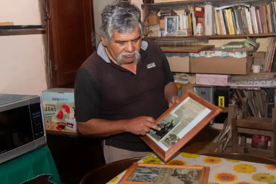 HISTORIA. Recortes de LA GACETA de eventos organizados por el padre.