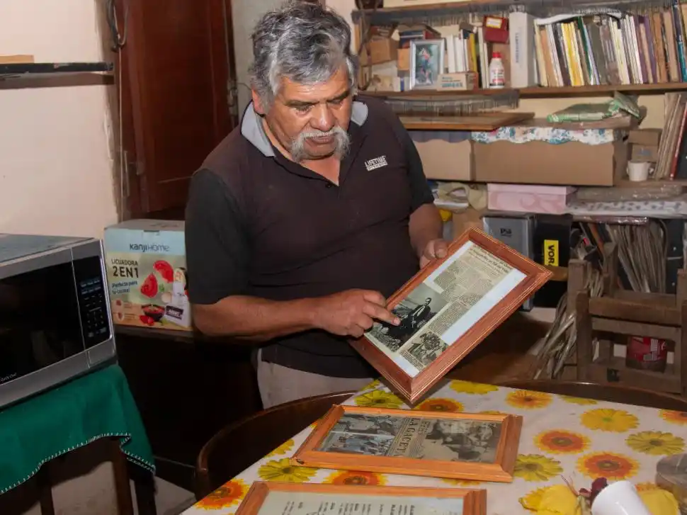 HISTORIA. Recortes de LA GACETA de eventos organizados por el padre.