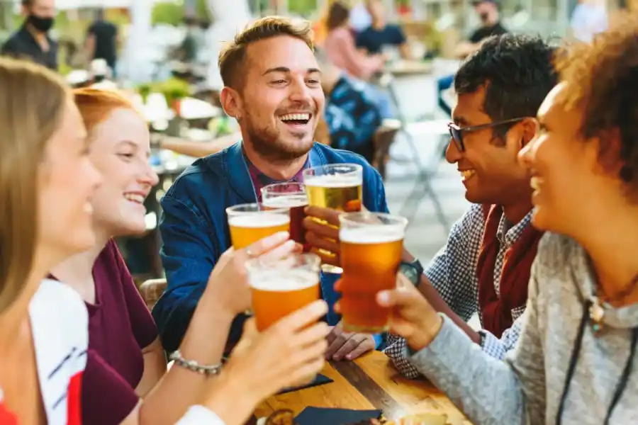 Algunas personas disfrutan de las reuniones sociales mientras que otras, se cansan rápido y necesitan más espacio.