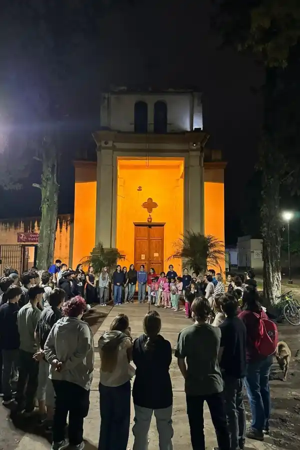 HOGARES DE CRISTO. Una solución para la asistencia en los barrios.