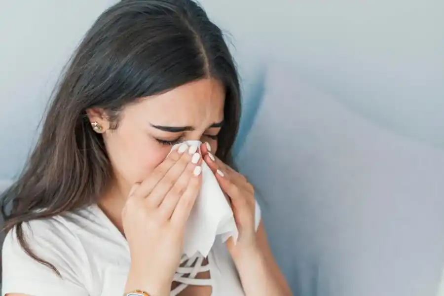 Especialistas insisten en la importancia de evitar el uso excesivo de aire acondicionado.