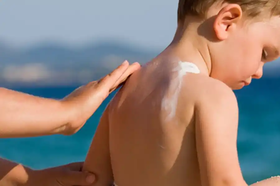 ¿Qué viene primero: el repelente de mosquitos o el protector solar?