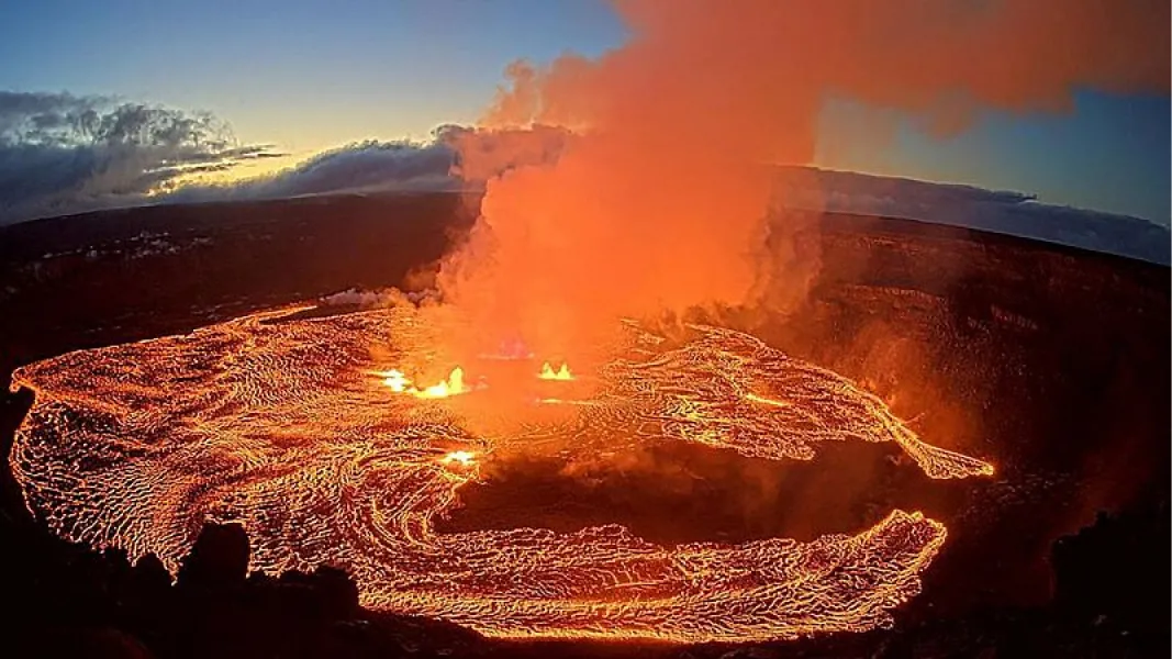 Las impactantes imágenes del volcán que entró en erupción en Hawái