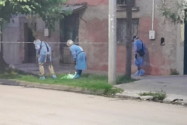 Un adolescente agoniza tras un tiroteo entre los Acevedo