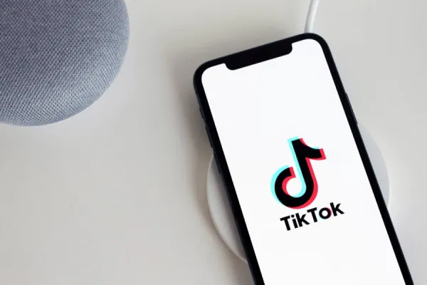 600x400_en-la-cuerda-floja-tiktok-quedo-paso-ser-prohibida-estados-unidos--pexels-1067729-115657.webp