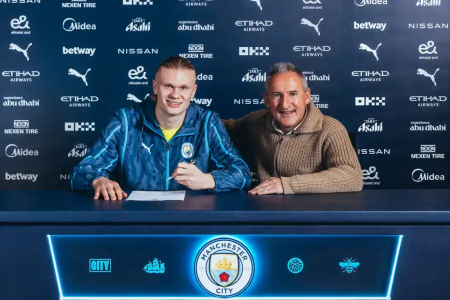 El delantero noruego seguirá vistiendo la camiseta 'citizen' durante las nueve próximas temporadas. 