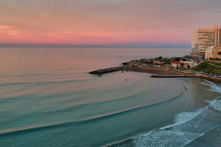 ENTRE LAS MÁS DESTACADAS. Mar del Plata fue elegida como una de las mejores playas del mundo. / LOS ANDES