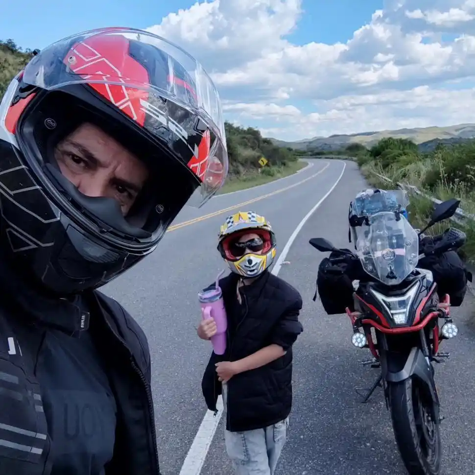 Verano en moto: menos comodidades, más libertad y emociones en las vacaciones