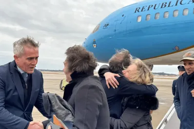 Milei aterrizó en EEUU para la asunción de Trump y negociar un nuevo acuerdo con el FMI