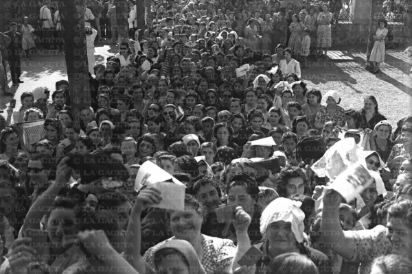 Recuerdos fotográficos: aquel día en el que las mujeres pudieron votar