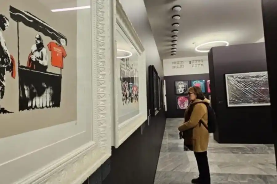 OBRAS DESTACADAS. El trabajo de Bansky suele centrarse en pinturas de carácter político y social.