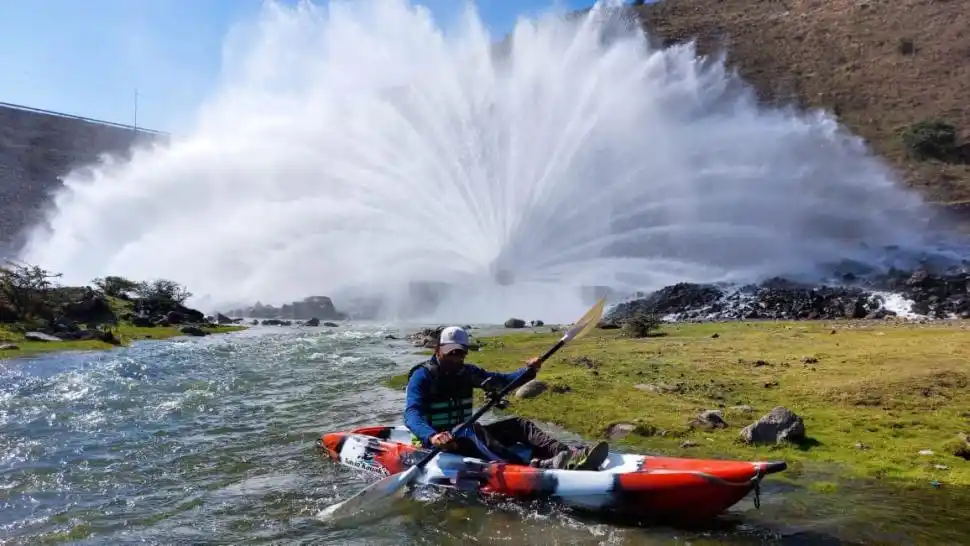 EN KAYAK TAMBIÉN. Los paseos de “Pinocho” incluyen de todo.