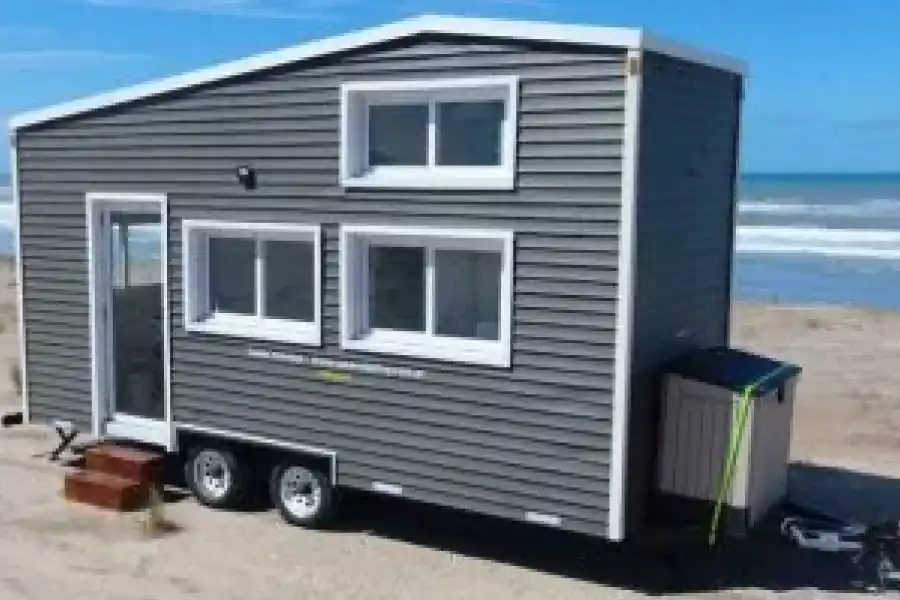 DE DOS PISOS. La Tiny Terra. / LATYNS TINY HOUSE 