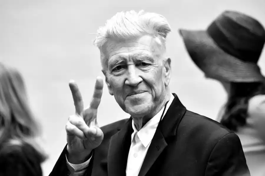 La meditación trascendental, la práctica por excelencia de David Lynch. 