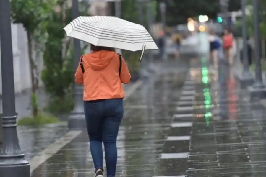 Rige una alerta por lluvias y tormentas en algunas zonas del país.