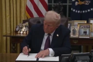 Donald Trump firmó un decreto para retirar a Estados Unidos de la OMS