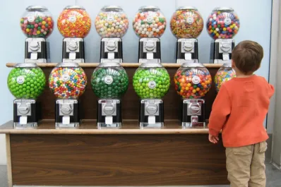 Anmat prohibió el chicle Tik Tok por no cumplir con normas sanitarias