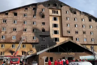 Se incendió un hotel y murieron al menos 69 personas en Turquía