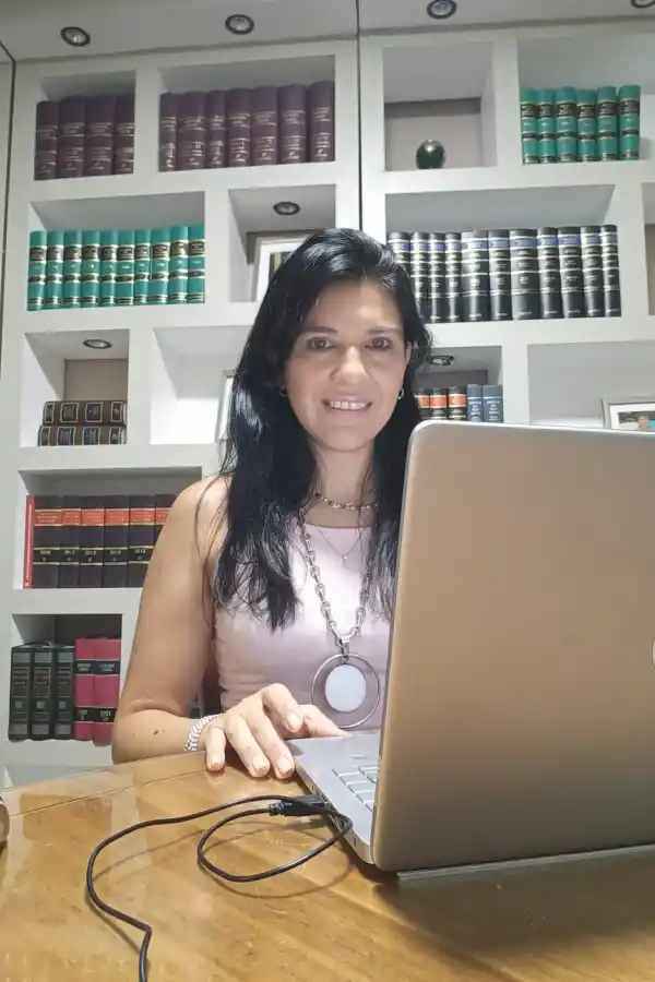 ABOGADA. La representante de Mariana, María Cecilia Ruiz Flores.