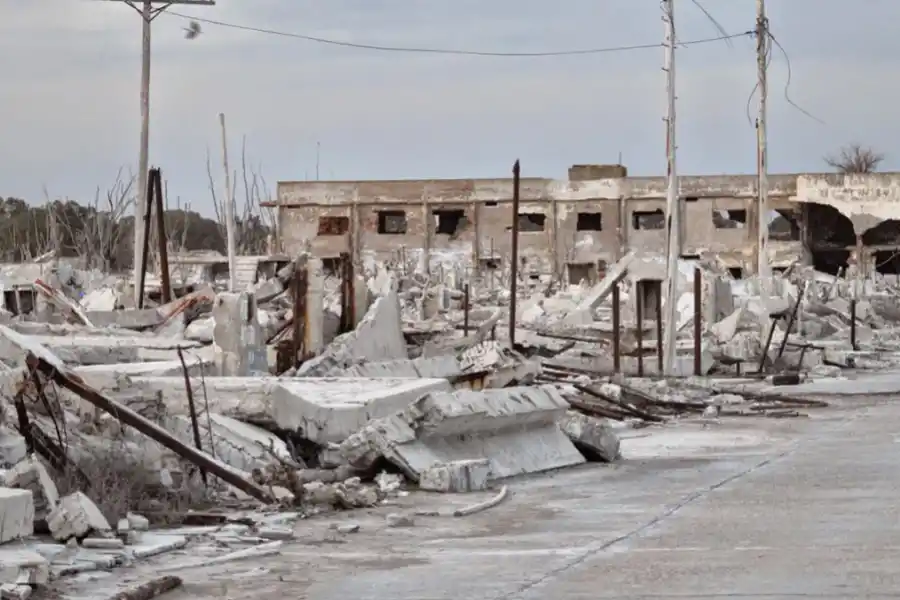 EN RUINAS. Así se encuentra hoy Villa Epecuén. / EL PATAGONICO