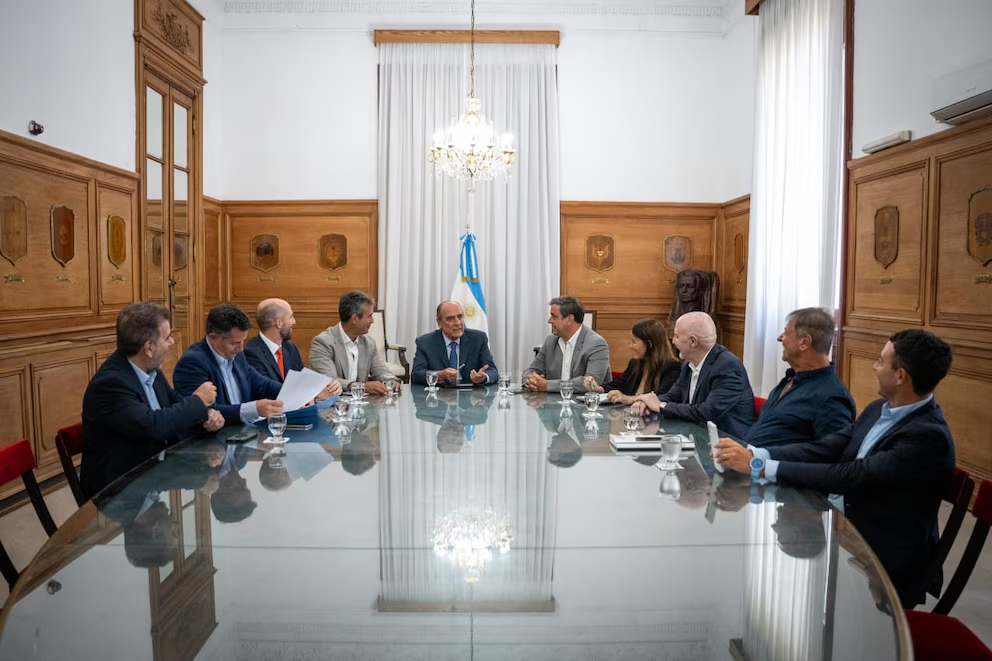 EN LA ROSADA. Francos, jefe de Gabinete, recibió a diputados aliados.