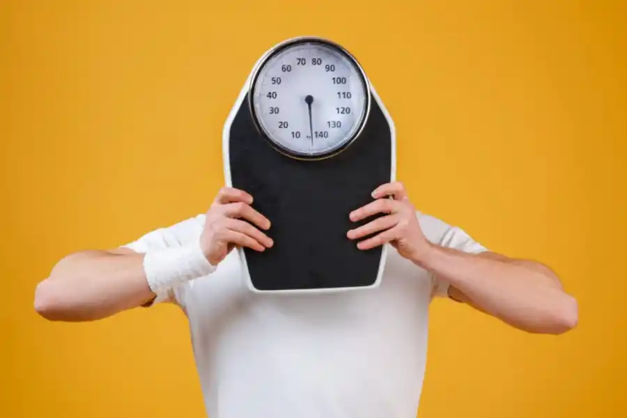 Cuando el metabolismo se ralentiza, podemos sentir más apetito, cambios de humor y experimentar un aumento de epso. 