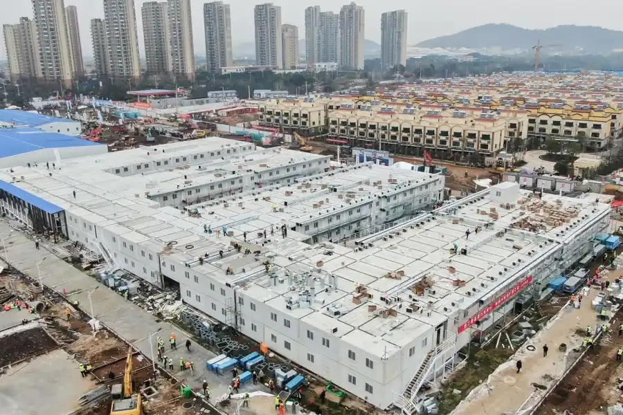 EL PRIMER FRENTE. El hospital Huoshenshan fue construido en tiempo récord para atender a los primeros infectados.