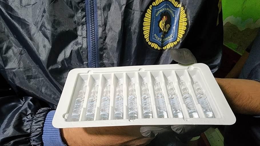 EN EL PASADO. Las ampolladas decomisadas por los federales en un operativo realizado en junio de 2022.