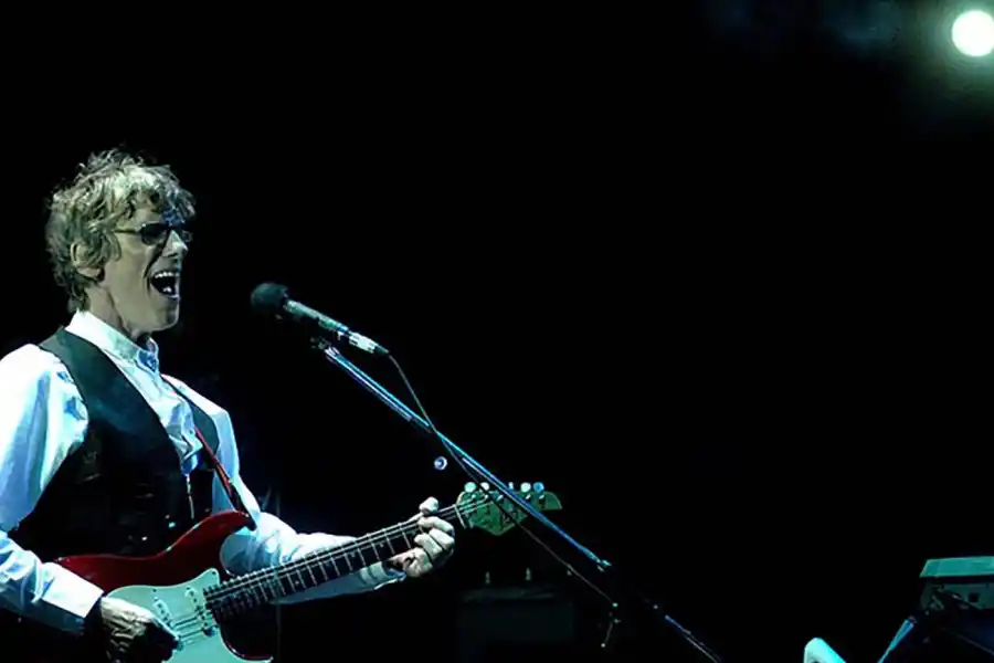Aniversario 75° del cumpleaños de Luis Alberto Spinetta, un músico que dejó un legado.