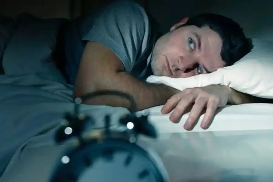 Por qué te despertás muchas veces por la noche, según los expertos