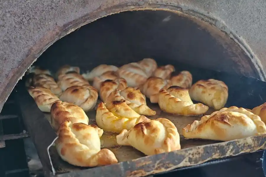UN MANJAR. Las empanadas de Liliana tienen un gran éxito en Tafí.
