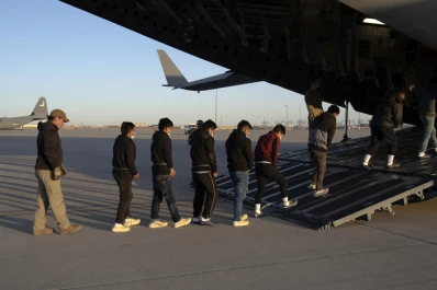 Países de Latinoamérica rechazan las deportaciones de Estados Unidos