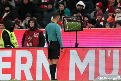 ¿Una solución a los escándalos arbitrales? Los jueces de la Bundesliga utilizarán los micrófonos abiertos en la próxima fecha