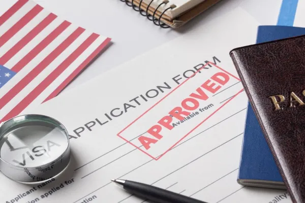 Visas especiales: la solución para latinos frente a las medidas de Trump