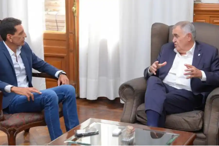 EN CASA DE GOBIERNO. Vargas Aignasse y Jaldo se reunieron para discutir la forma de implementar las pistolas Taser como herramientas de seguridad.