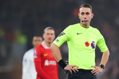 El árbitro despedido por insultar a Klopp y consumir cocaína rompe el silencio sobre su homosexualidad oculta