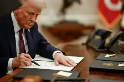 Donald Trump intensifica la guerra comercial y sacude los mercados globales