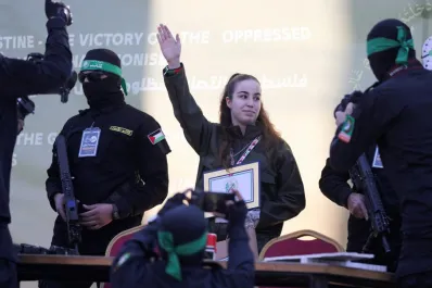 Hamas liberó a la soldado israelí Agam Berger y la entregó a la Cruz Roja