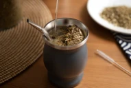 Esta hierba para el mate ayuda a calmar el dolor de estómago y aliviar la indigestión