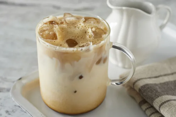 Qué bebidas elegir en verano para hidratarse y no sumar calorías