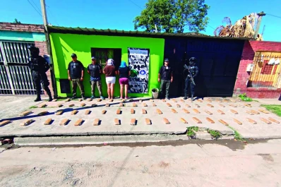 Secuestro récord en el NOA: fueron a buscar cheques y encontraron 59 kilos de marihuana