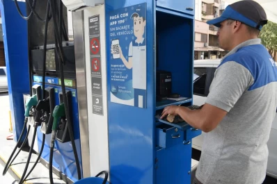 ¿Sube la nafta?: YPF descartó aumentos y apuesta a la estabilidad pese a la crisis en Medio Oriente