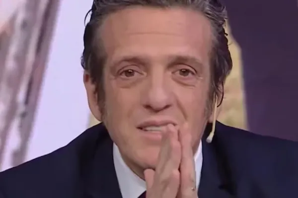 Mauro Szeta rompió en llanto durante el anuncio de su salida de Telefe: Es dificil despedirse