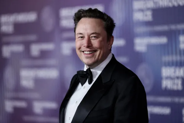 La polémica predicción de Elon Musk: La IA pronto superará ampliamente a médicos y abogados