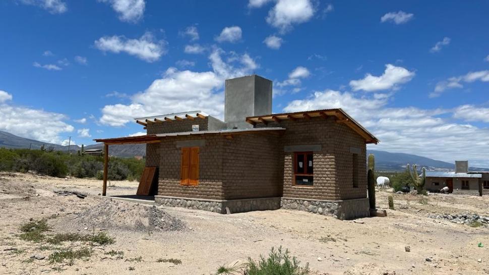 AMBIENTES SOSTENIBLES. La construcción con adobe permite espacios térmicamente confortables.