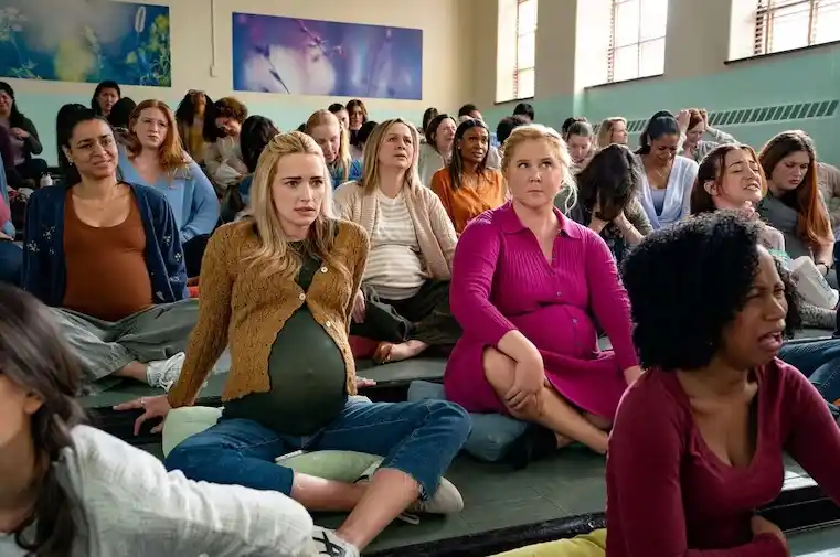 “ALGO EMBARAZADA”. Lainy inventa y finge un embarazo.