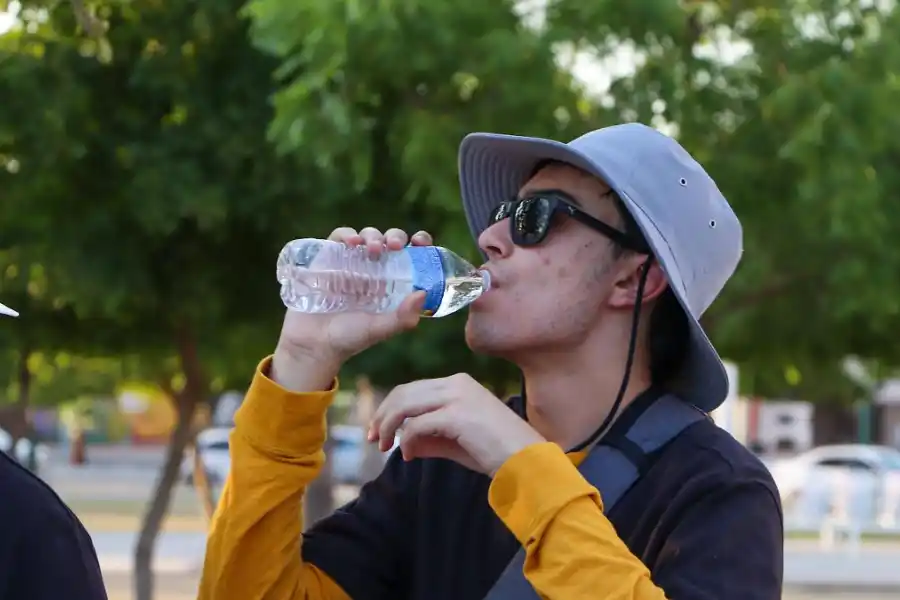 ¿Cómo prevenir el golpe de calor y cuáles son los riesgos para la salud?