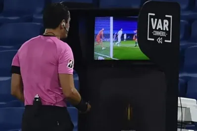 ¿Adiós al VAR en el fútbol? La alternativa “económica” que analiza la FIFA