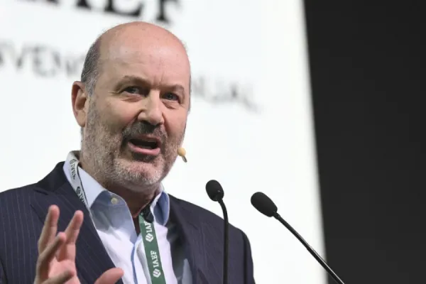 Según Sturzenegger, el precio de los medicamentos bajó un tercio desde que asumió Milei